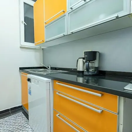Lejlighed High-ceiling Central 3-bedroom With City View *