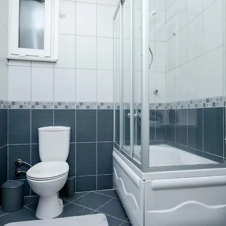 High-ceiling Central 3-bedroom With City View * Istanbul